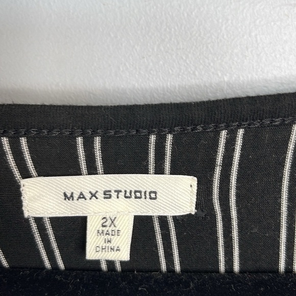 Max Studio Striped Tunic Top Black White Tied Sleeve Cuffs Stretch Plus Size 2X - Picture 8 of 12